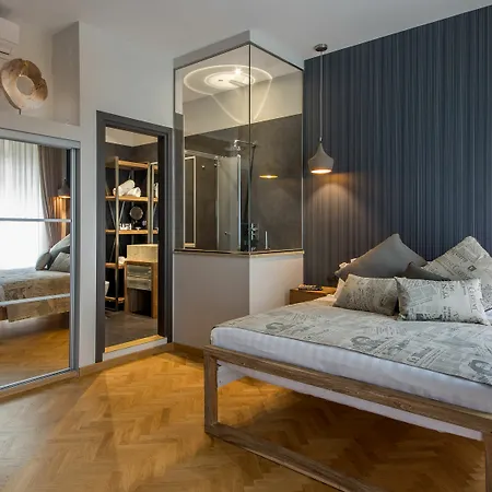 Qt & - Sistina Roma